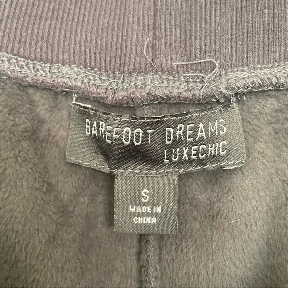 Barefoot Dreams Luxechic Jogger, color Carbon, Size Small - Picture 5 of 6